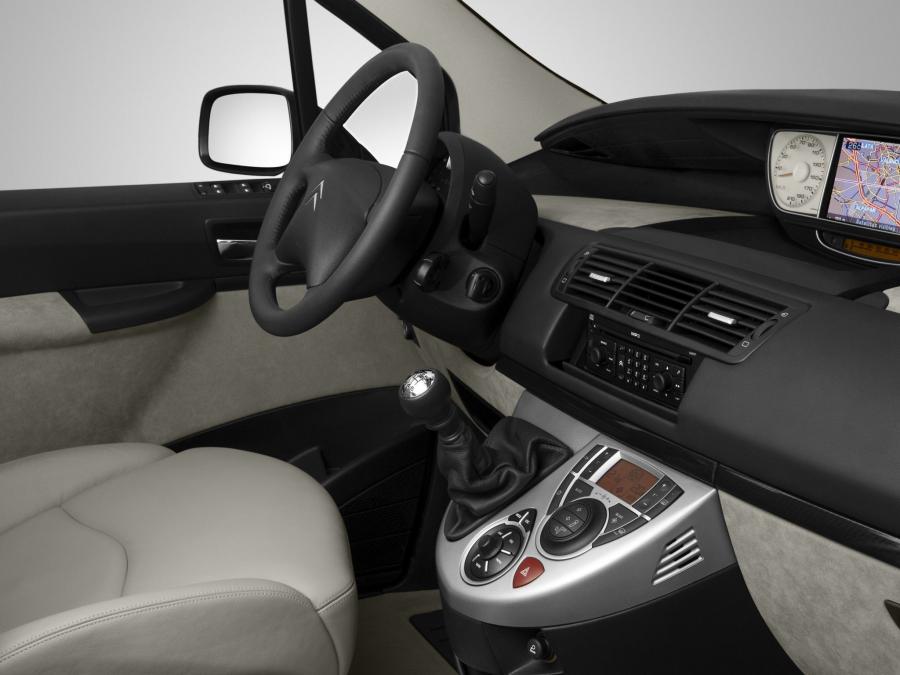  Citroen C8 2008 года  (фото 2 из 16)